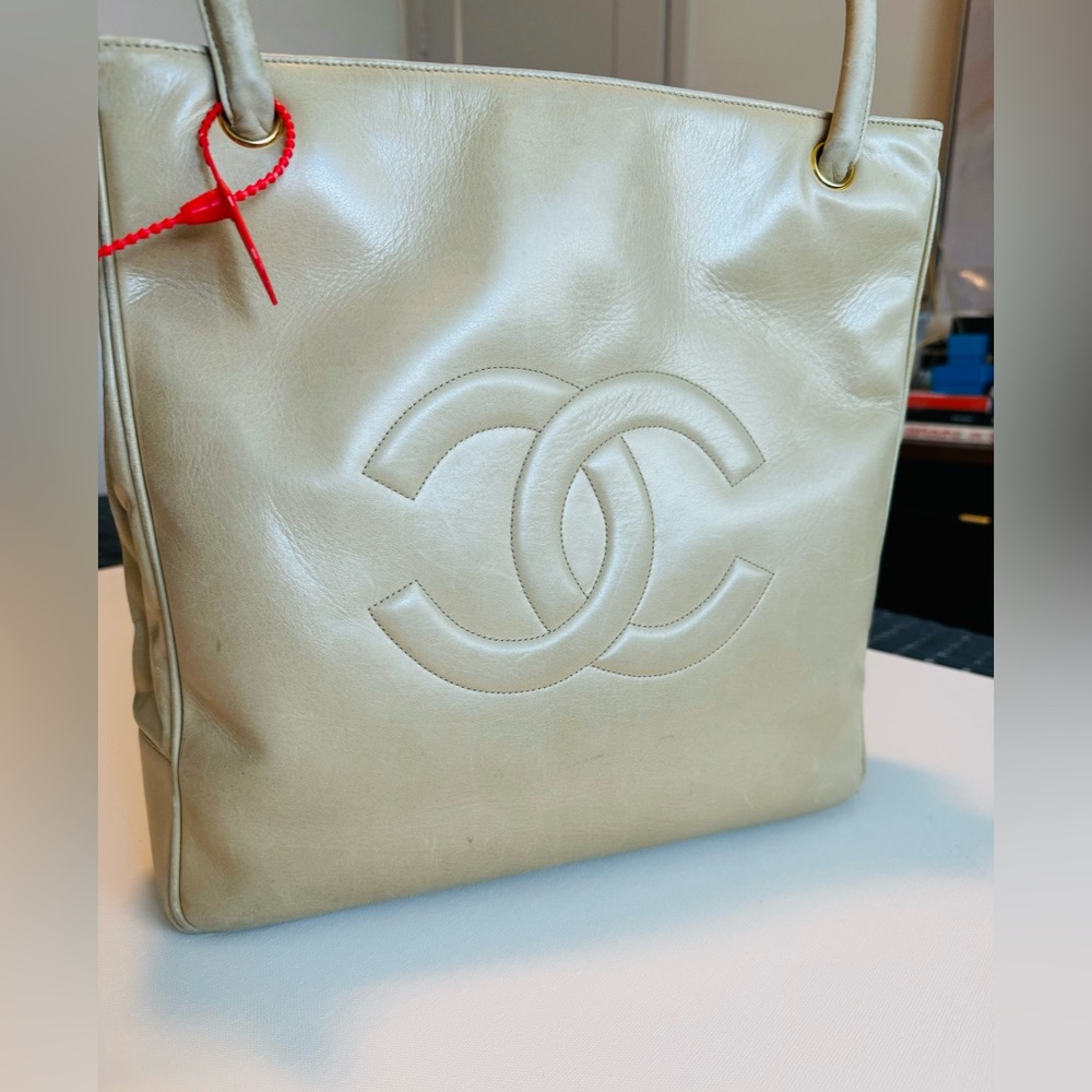 AUTHENTIC Vintage CHANEL Timeless Beige Large Shoulder Tote Bag - 80s/90s